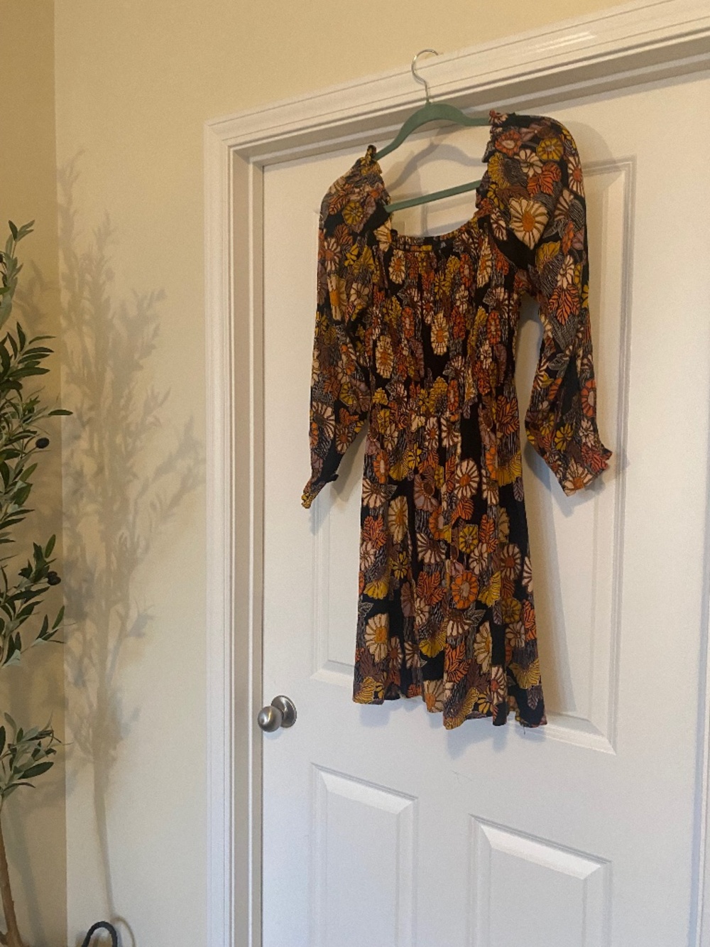 Angie knee-length long sleeved dress